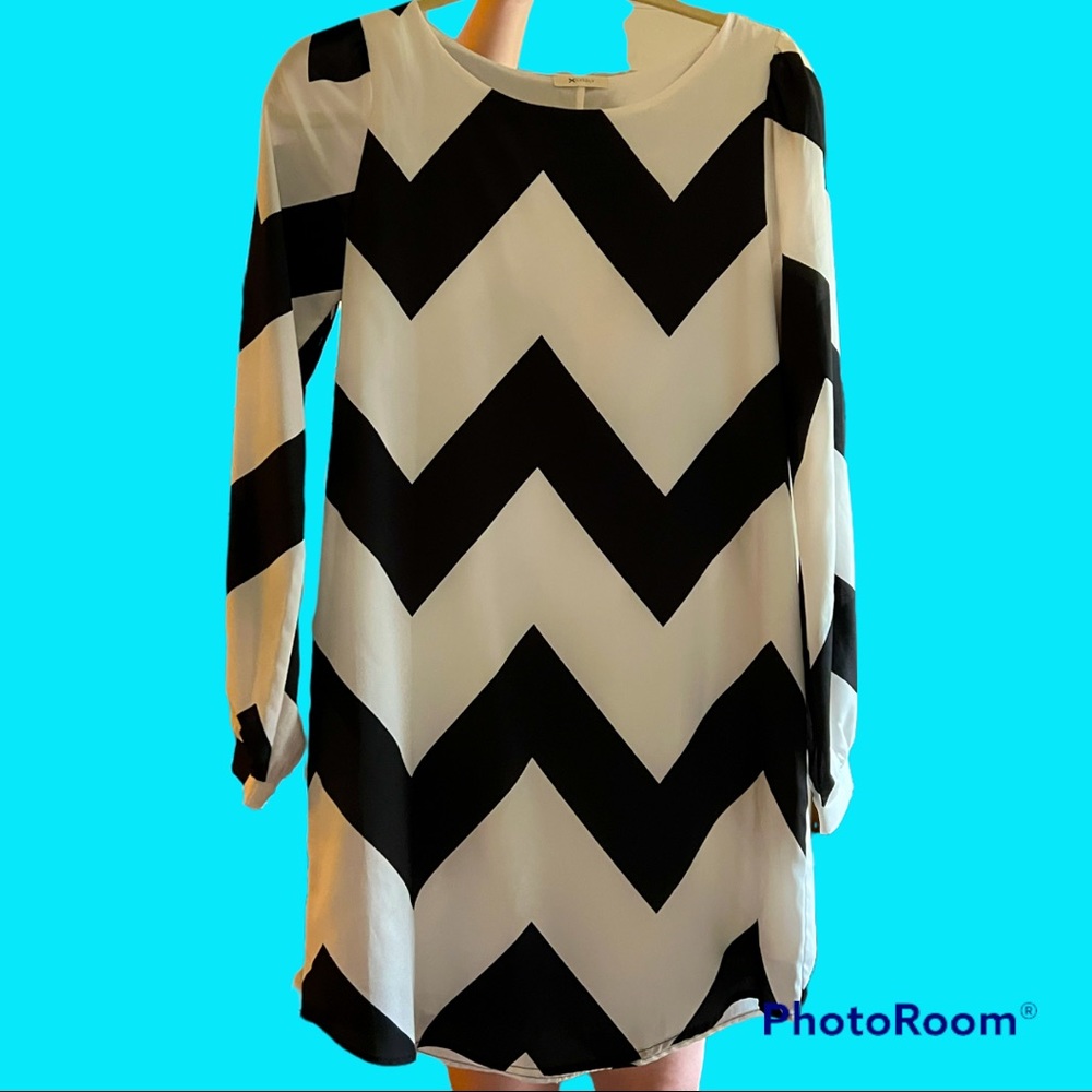 Black & White Chevron Striped Dress Women’s Size Small